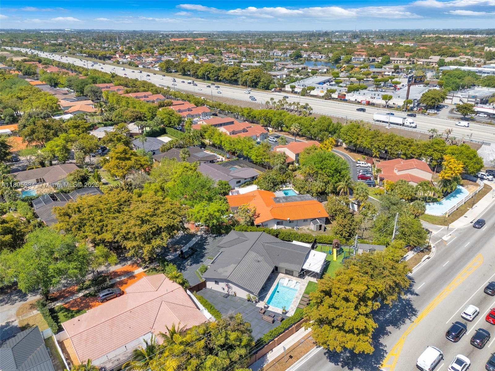 MIAMI LAKES LOCH NESS SEC - Residential