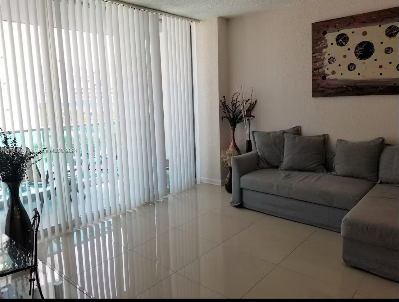 4001 S Ocean Dr 4D