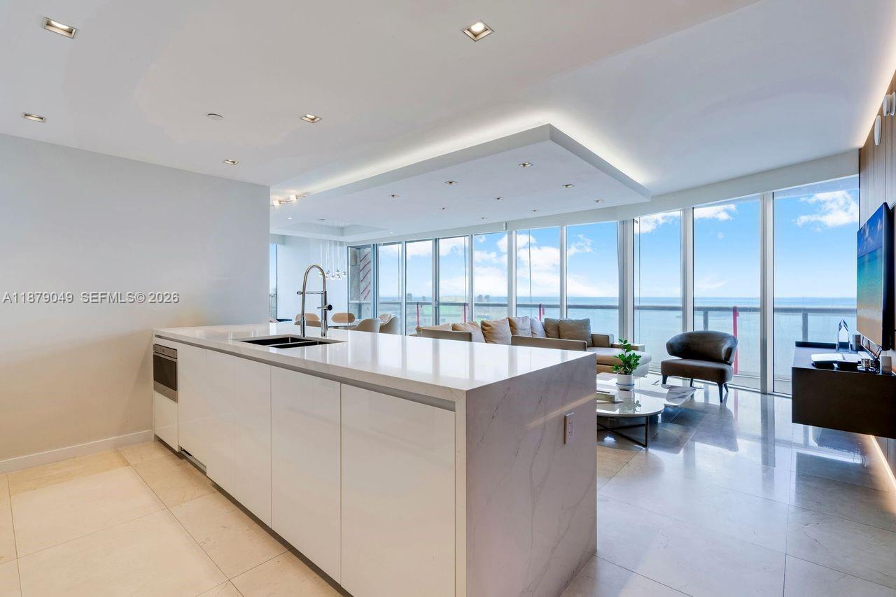 ICONBRICKELL CONDO NO 1 - Residential