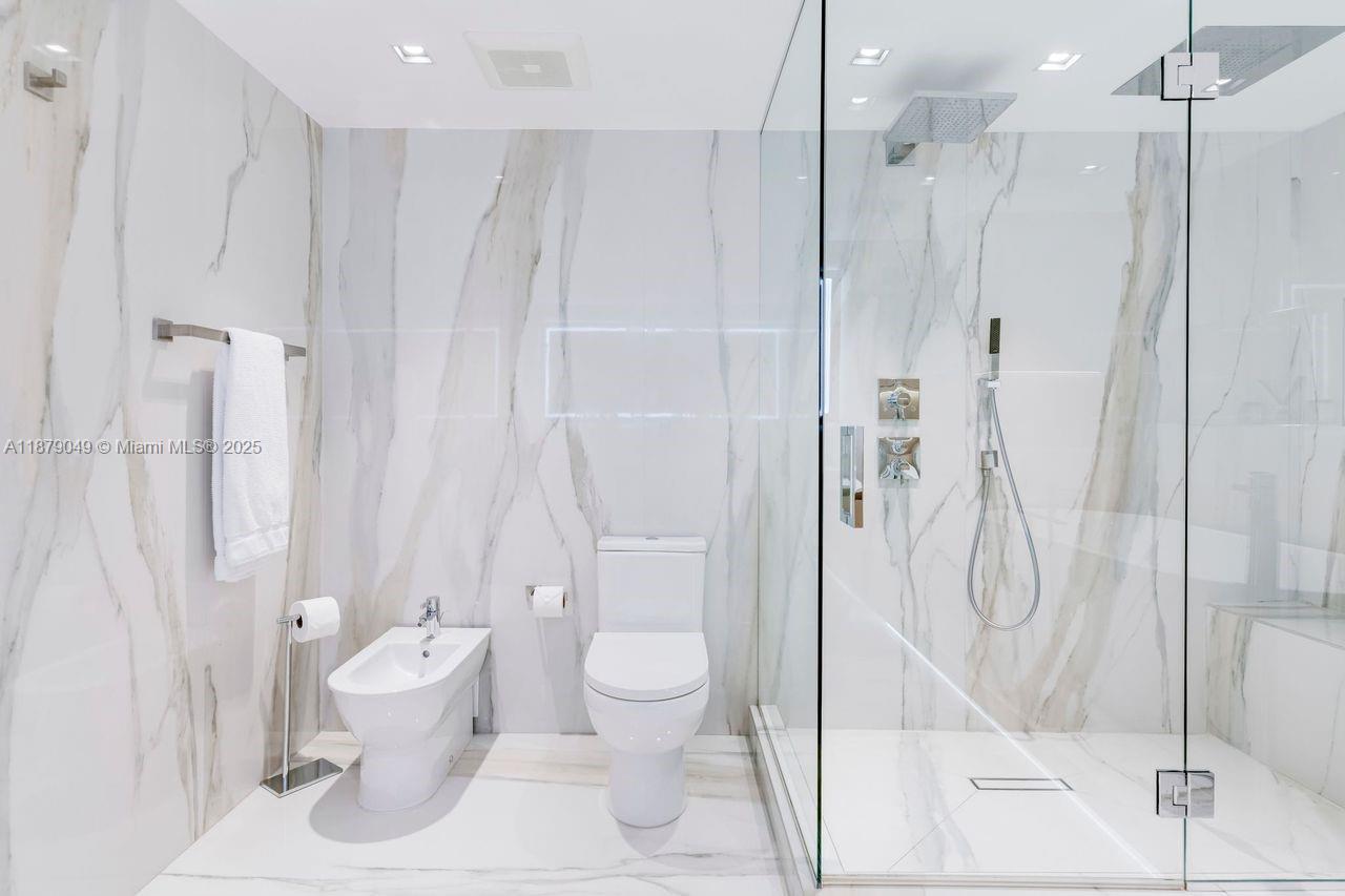 ICONBRICKELL CONDO NO 1 - Residential