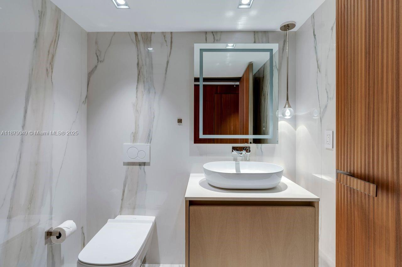 ICONBRICKELL CONDO NO 1 - Residential