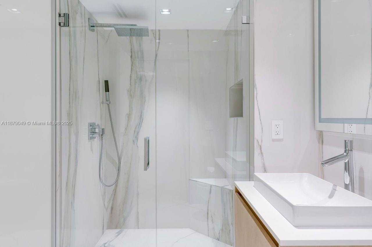 ICONBRICKELL CONDO NO 1 - Residential