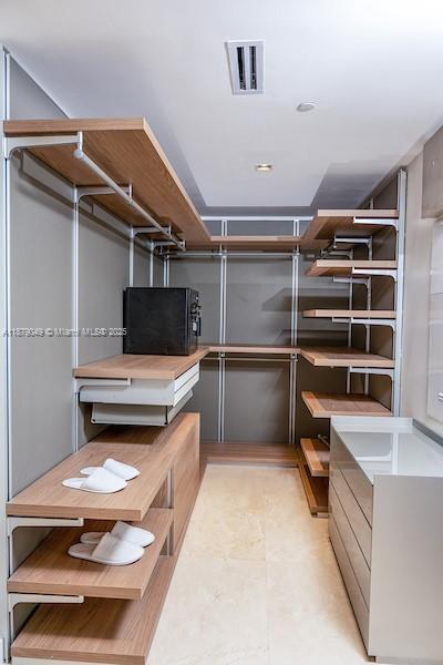 ICONBRICKELL CONDO NO 1 - Residential