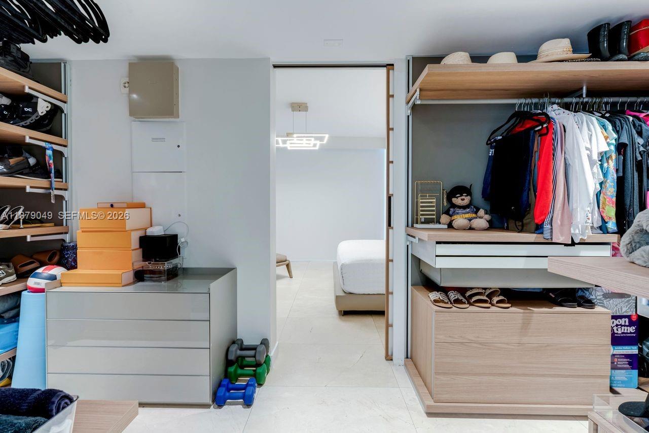 ICONBRICKELL CONDO NO 1 - Residential