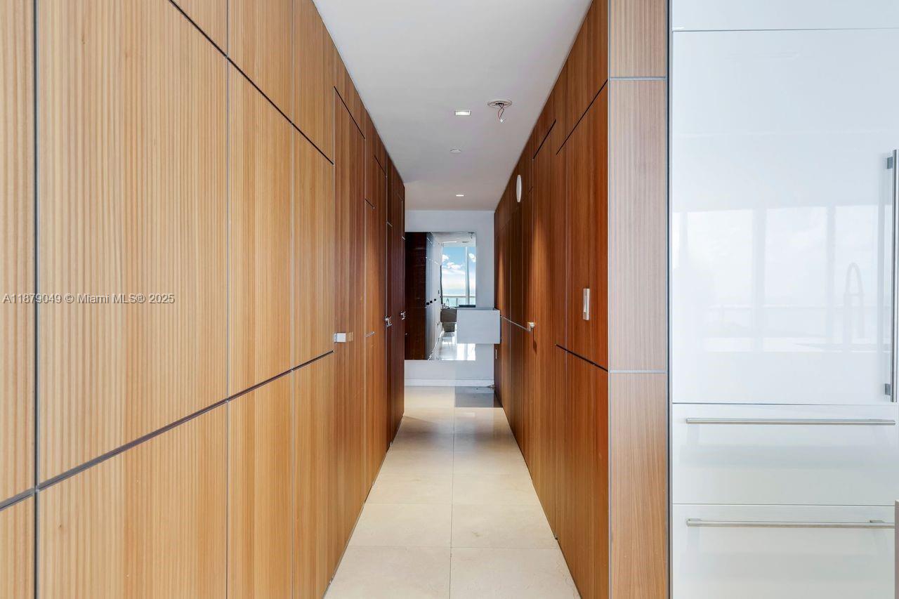 ICONBRICKELL CONDO NO 1 - Residential