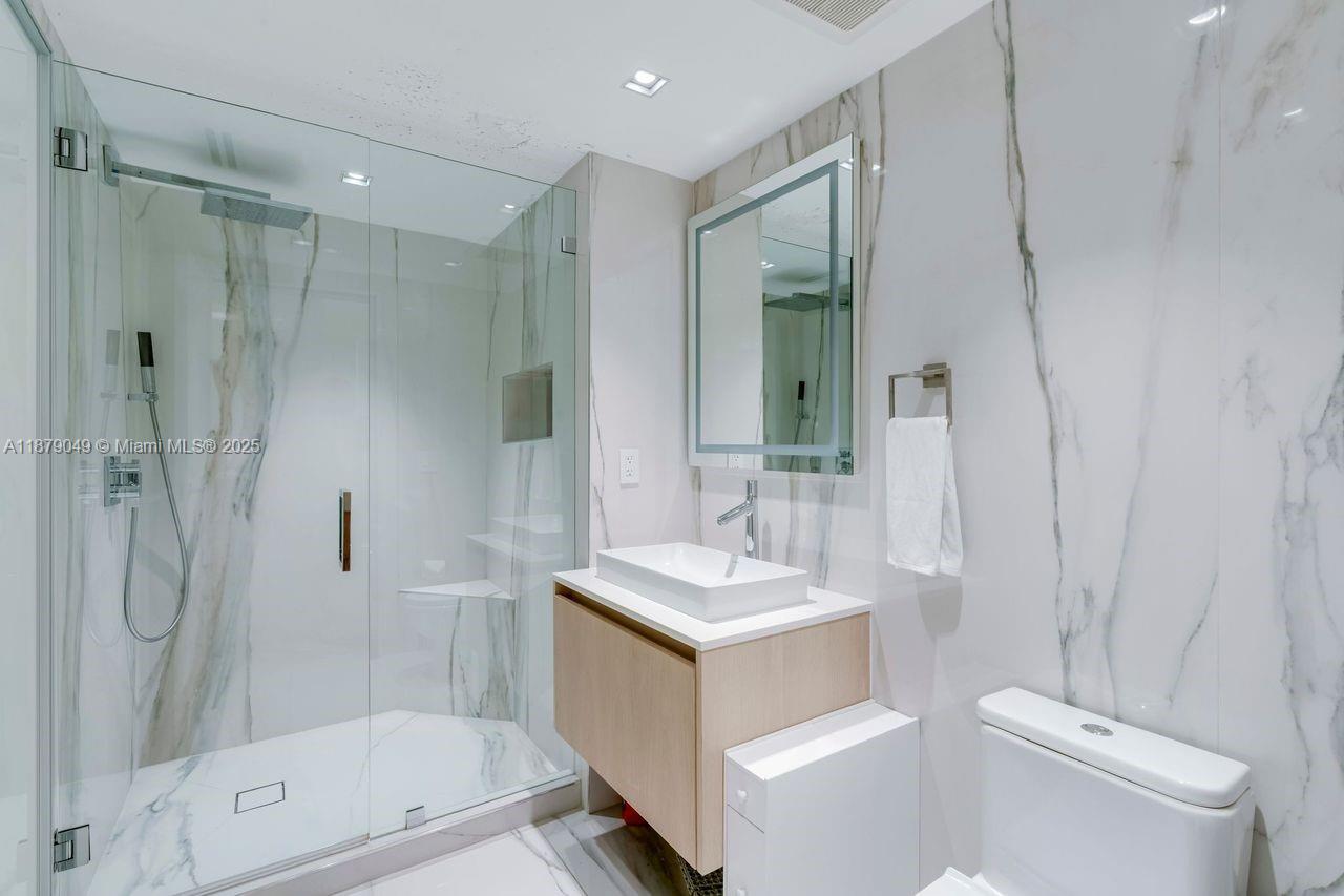 ICONBRICKELL CONDO NO 1 - Residential