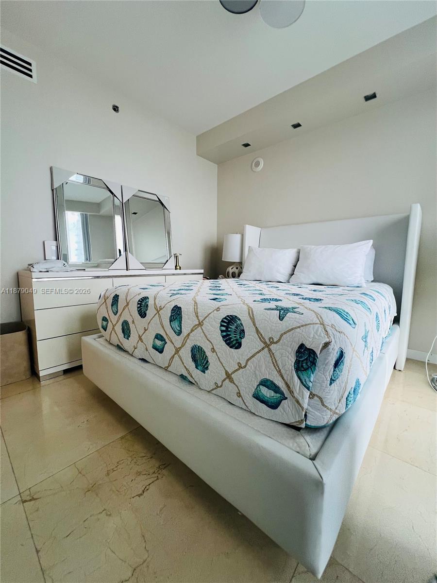 ICONBRICKELL CONDO NO 1 - Residential