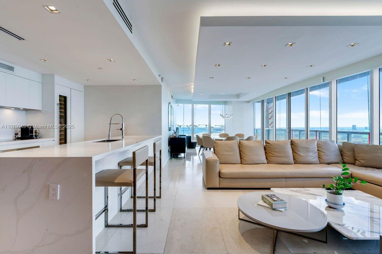 ICONBRICKELL CONDO NO 1 - Residential