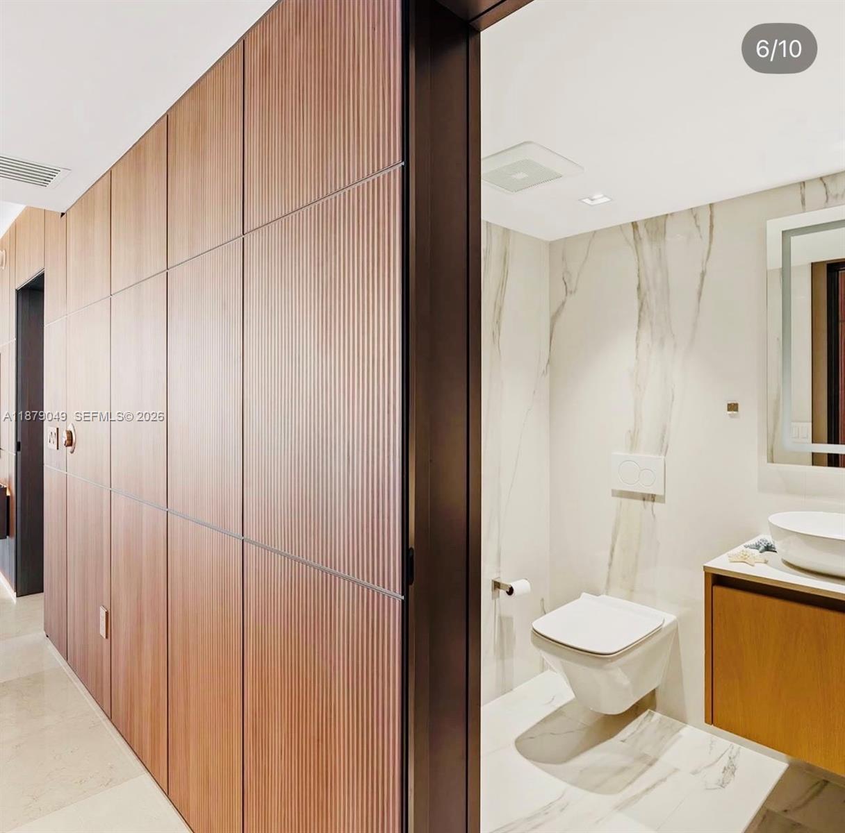 ICONBRICKELL CONDO NO 1 - Residential