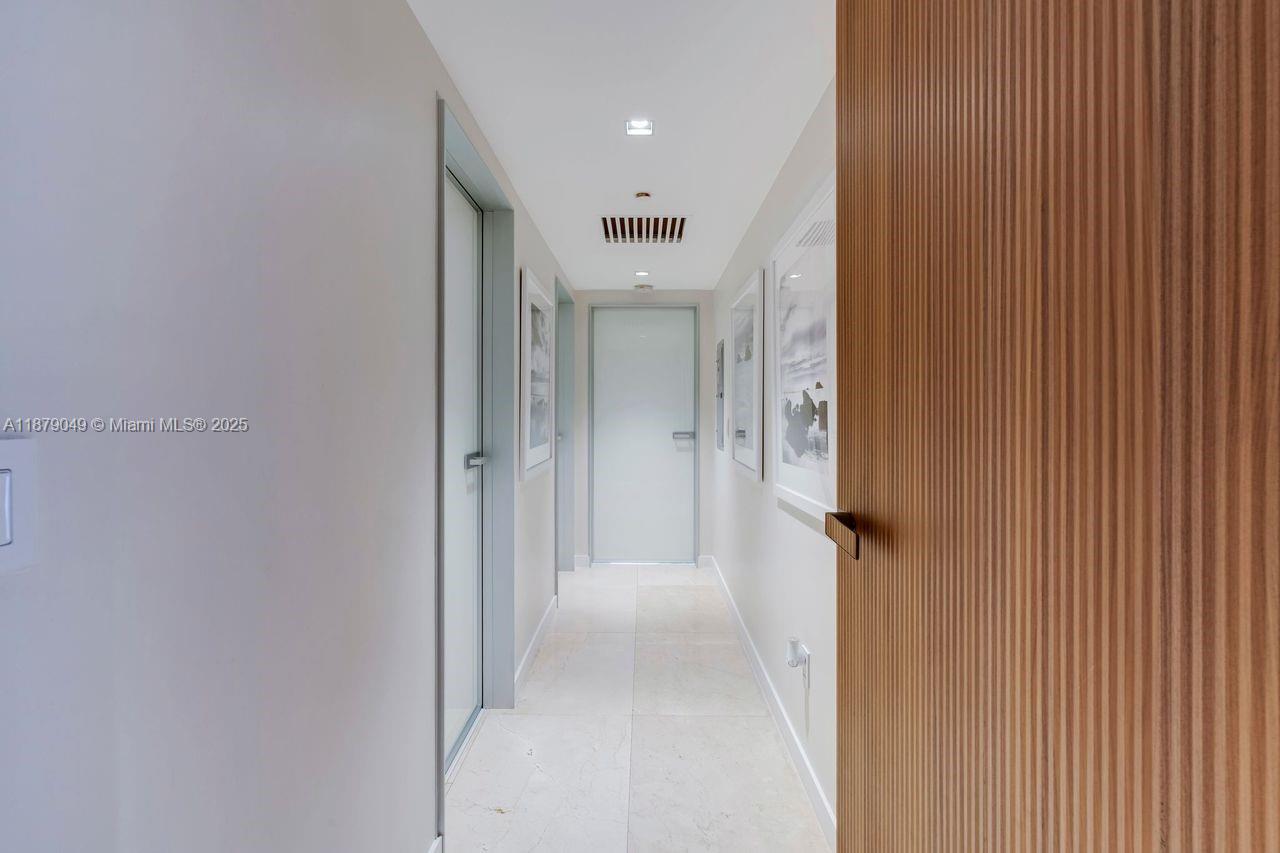 ICONBRICKELL CONDO NO 1 - Residential