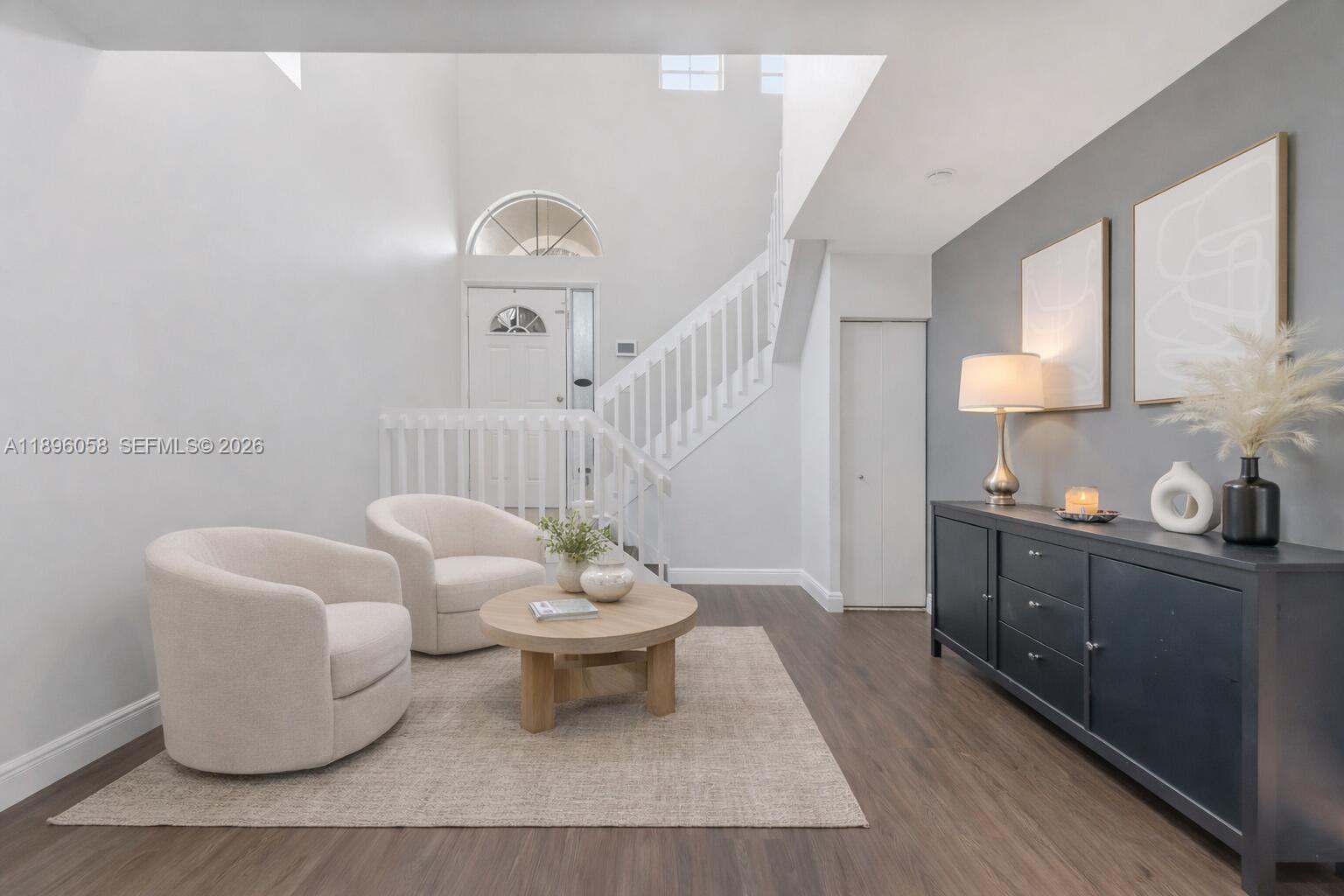 WEST GLEN MANOR - Residential