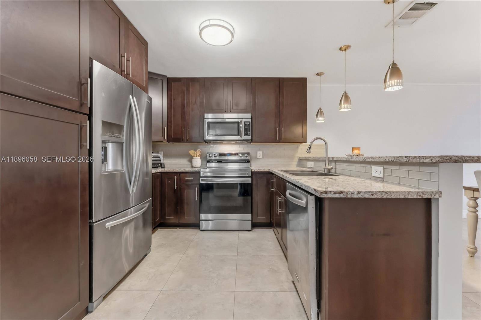 WEST GLEN MANOR - Residential