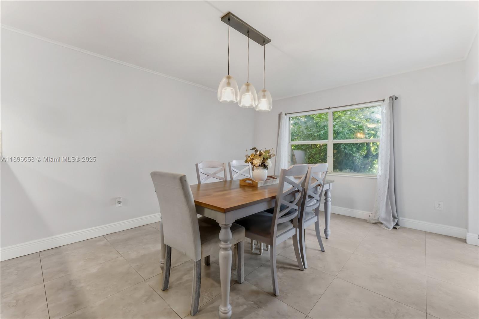 WEST GLEN MANOR - Residential