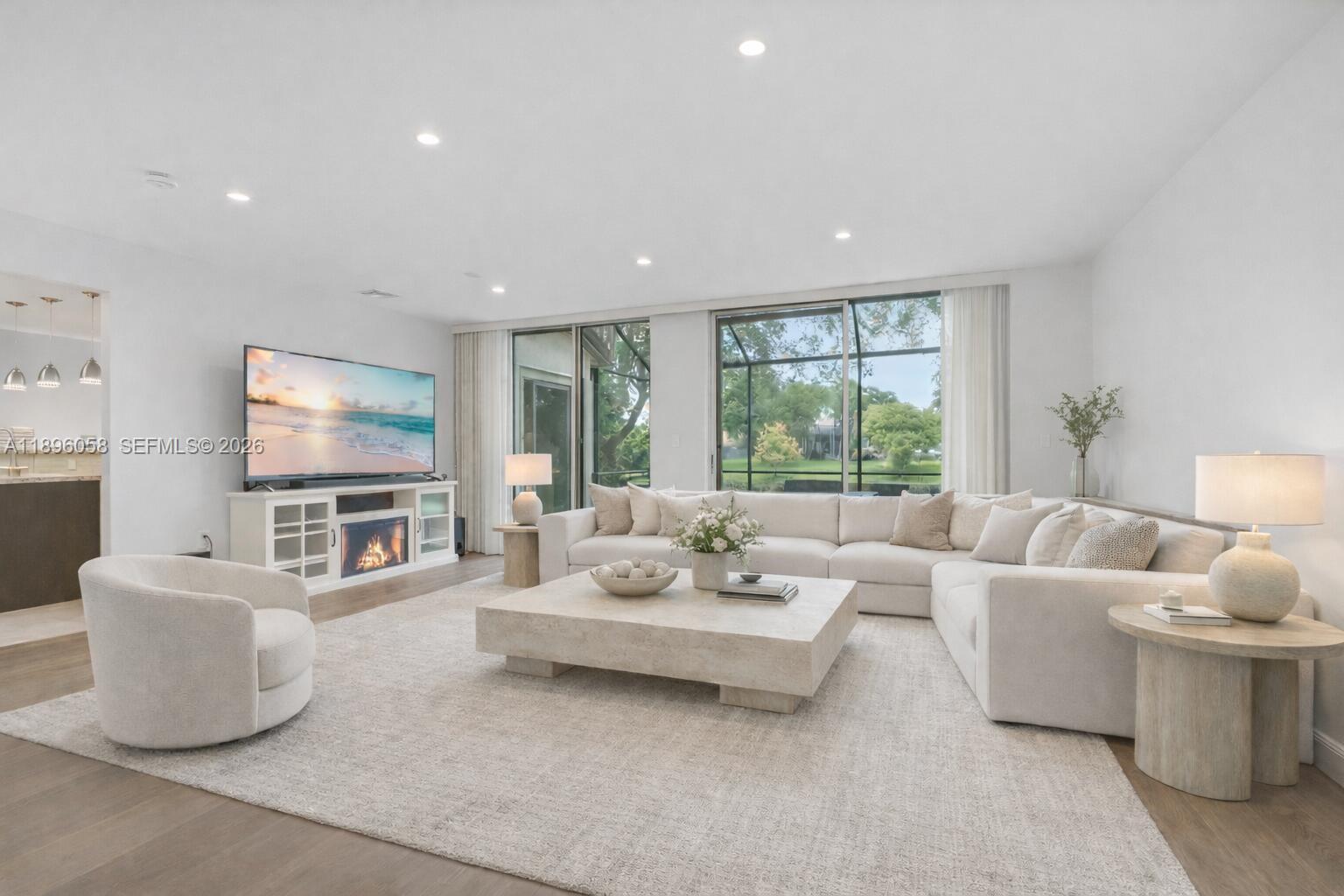 WEST GLEN MANOR - Residential