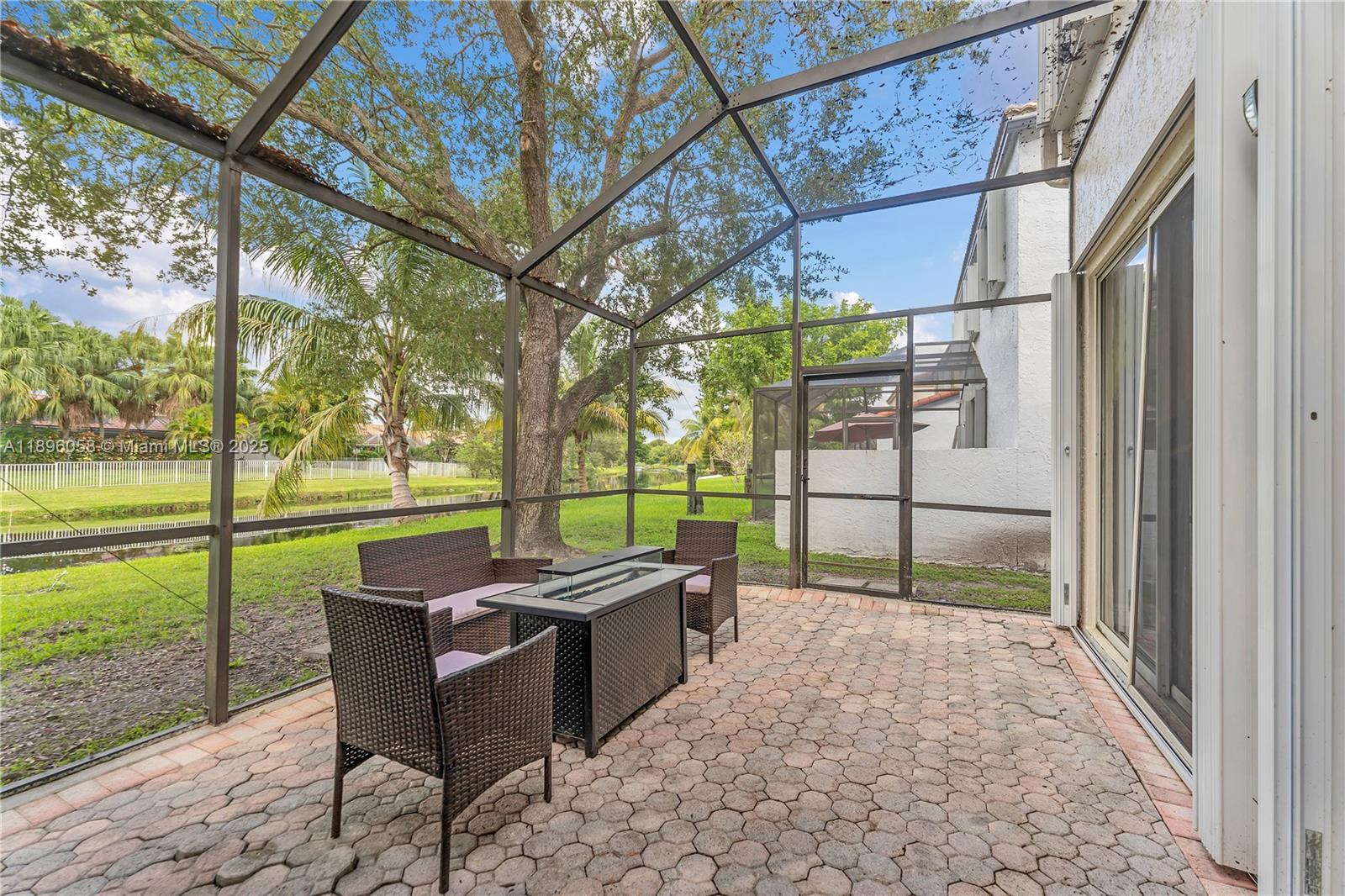 WEST GLEN MANOR - Residential