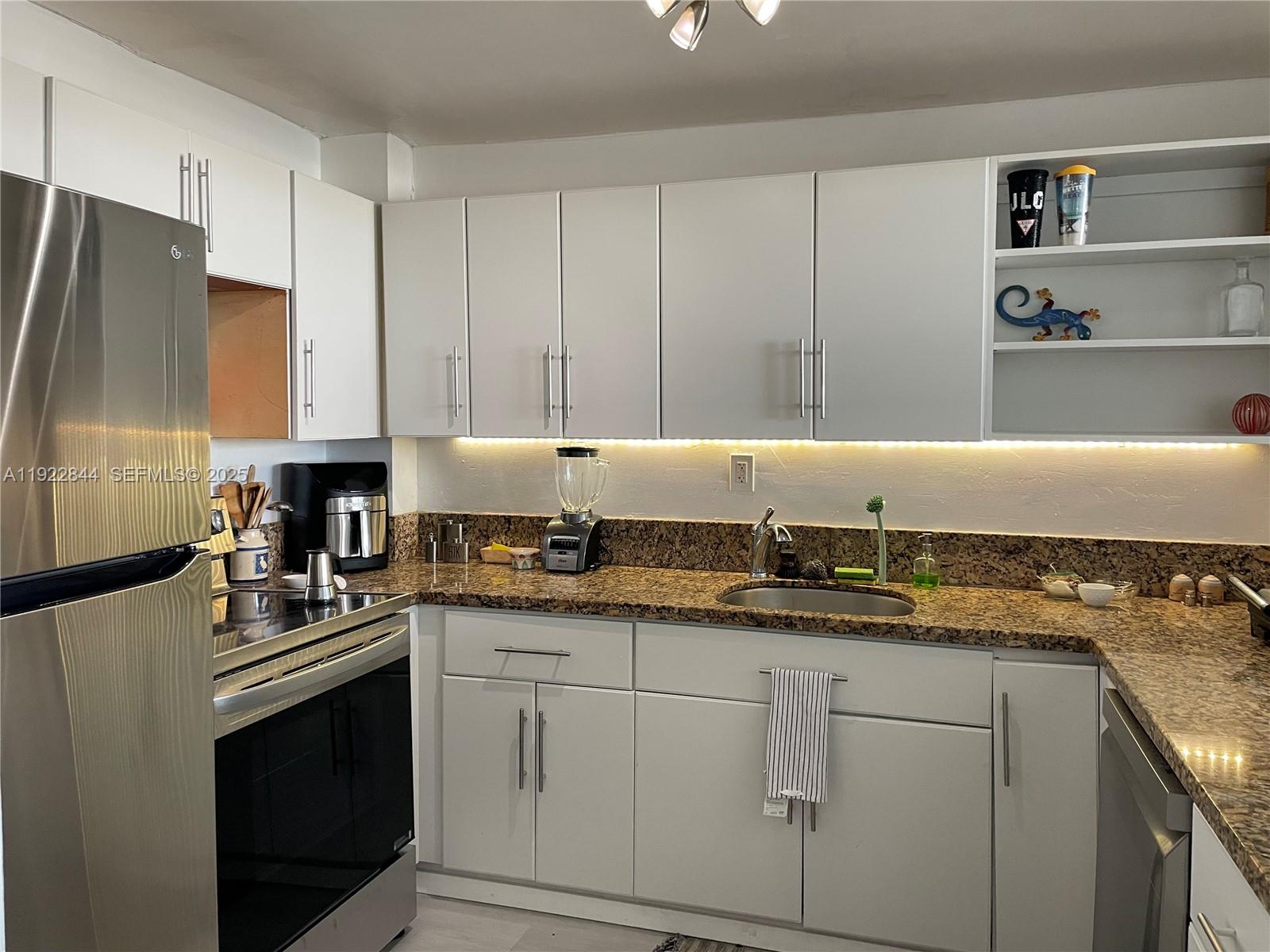 STANTON HOUSE CONDO - Residential