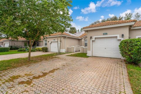 Photo of 7980 S Aragon Blvd #2, Sunrise, FL 33322 (MLS # A11950542)