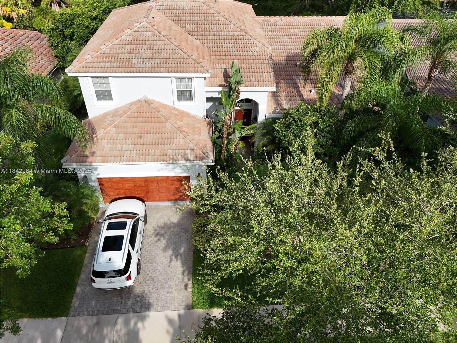 260 Montclaire Dr