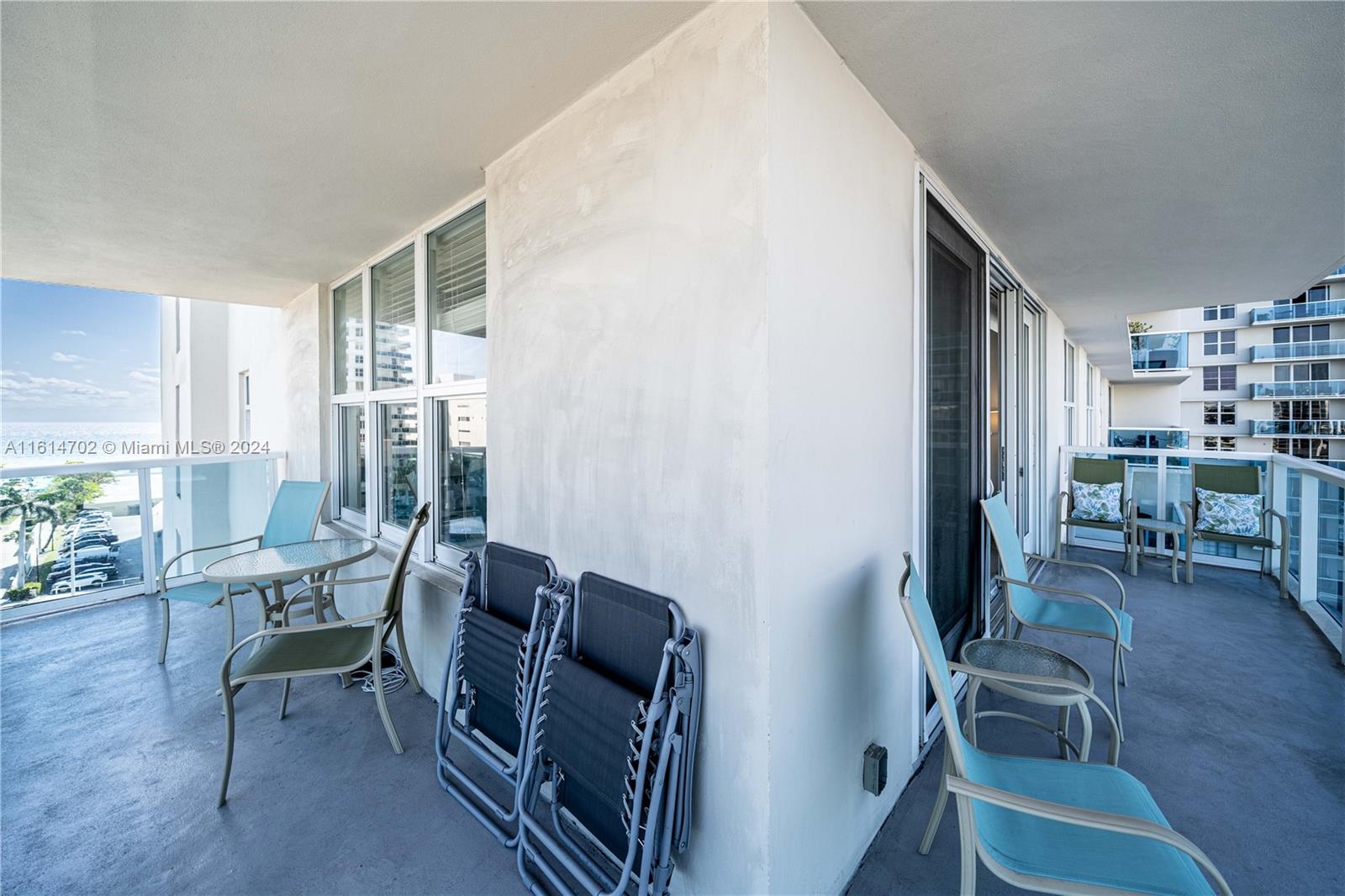 HALLMARK OF HOLLYWOOD CON - Residential