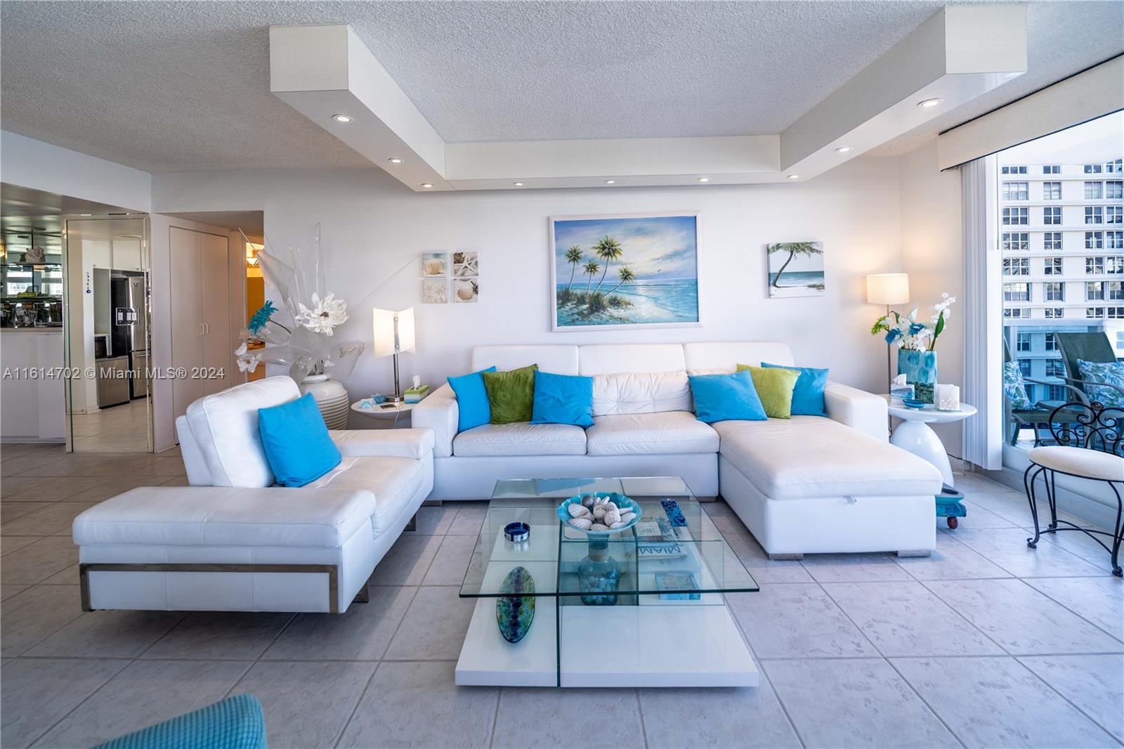 HALLMARK OF HOLLYWOOD CON - Residential