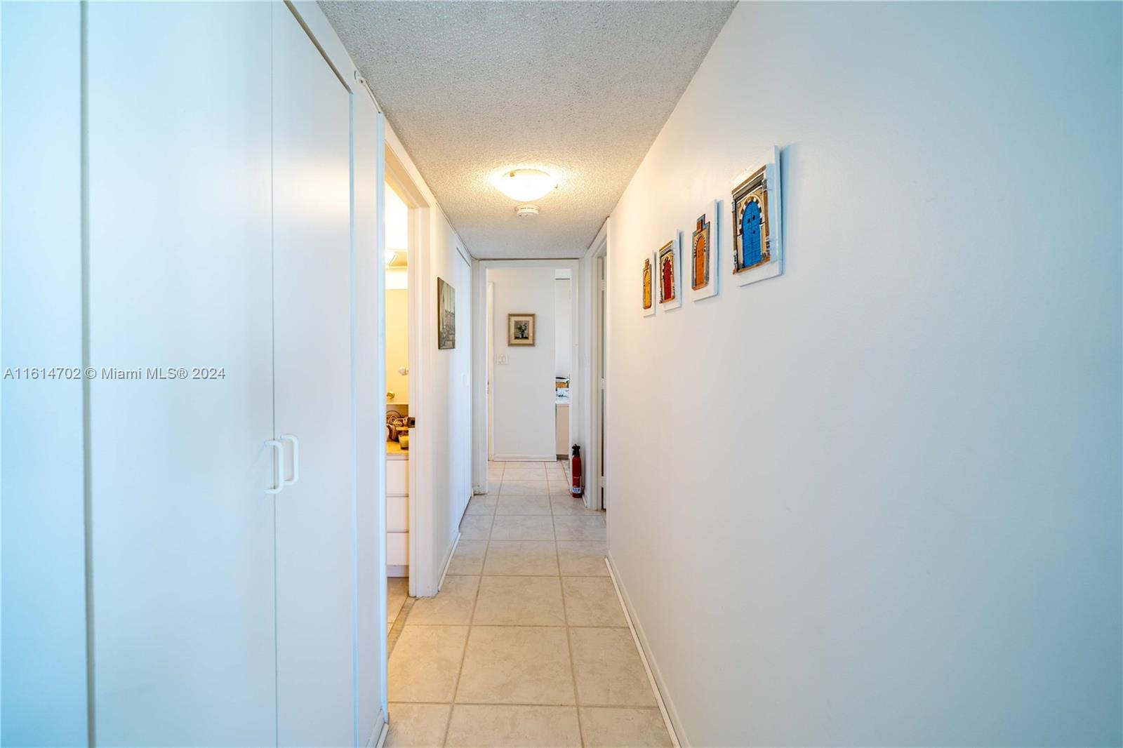 HALLMARK OF HOLLYWOOD CON - Residential