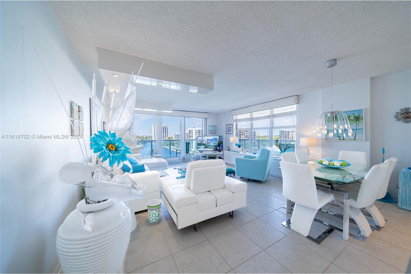HALLMARK OF HOLLYWOOD CON - Residential