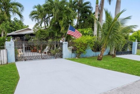 Photo of 622 NW 7th Ave, Homestead, FL 33030 (MLS # A11982163)