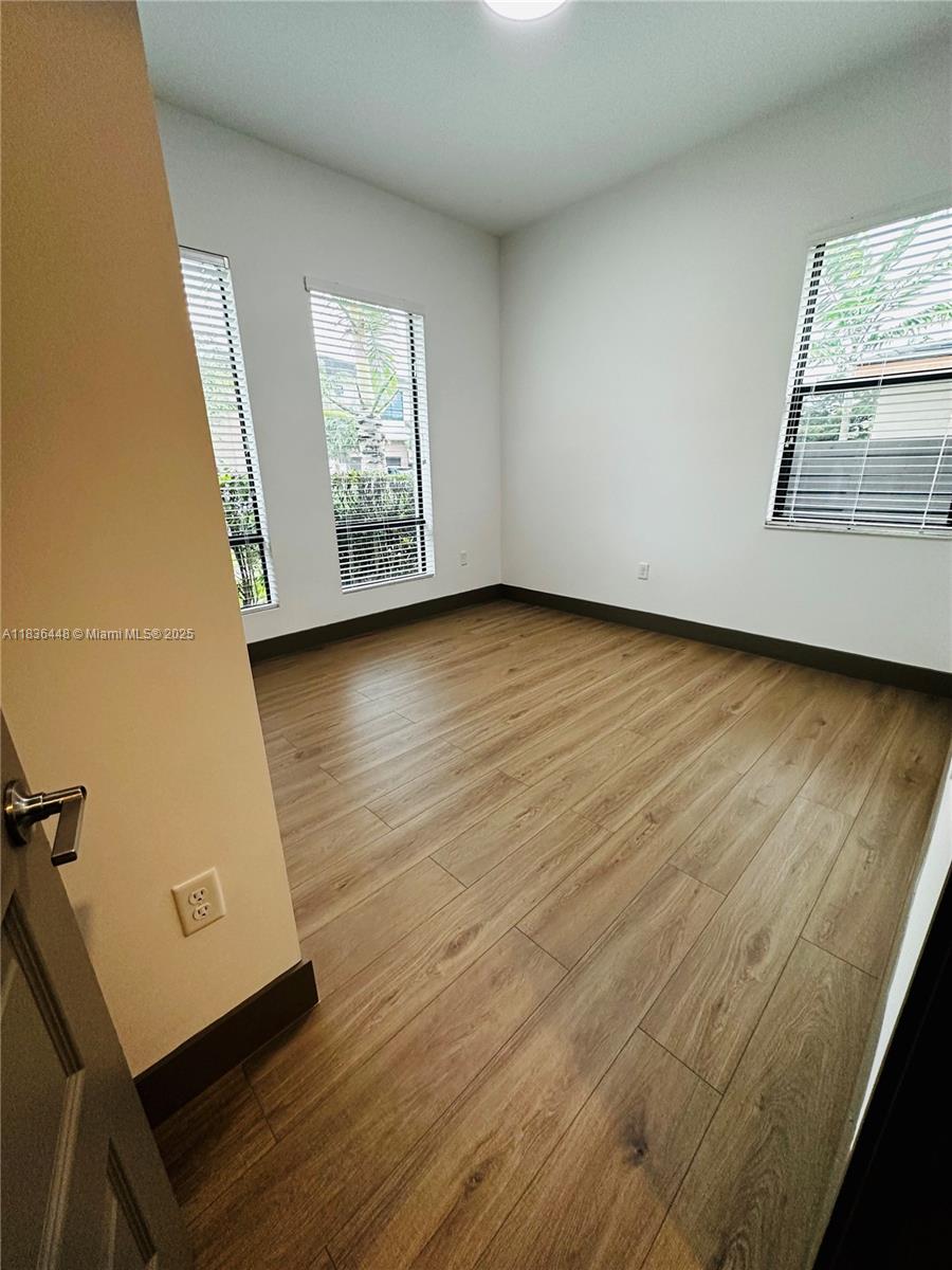 15957 SW 136th Way, Miami, FL, 33196/$757,000 3 15957 SW 136th Way
