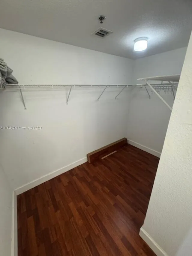 Miami, Florida 33172, United States, 3 Bedrooms Bedrooms, ,2 BathroomsBathrooms,Residential,Active,79246