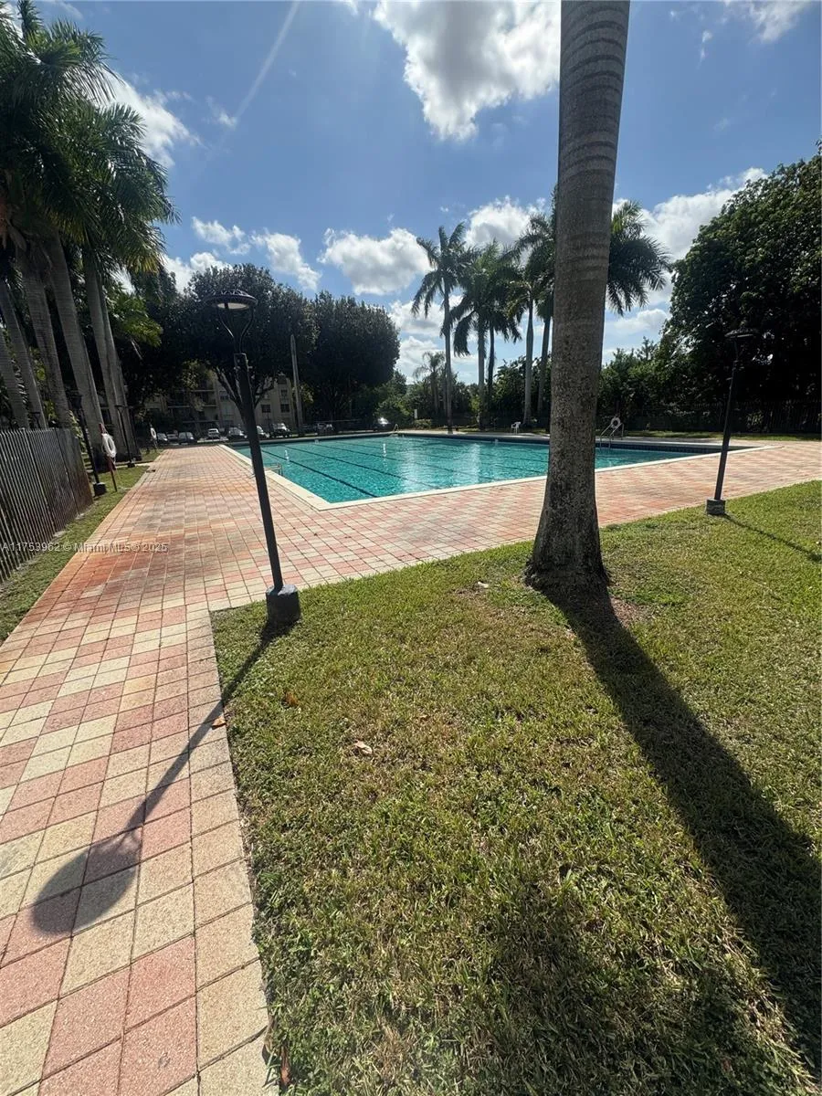 Miami, Florida 33172, United States, 3 Bedrooms Bedrooms, ,2 BathroomsBathrooms,Residential,Active,79246