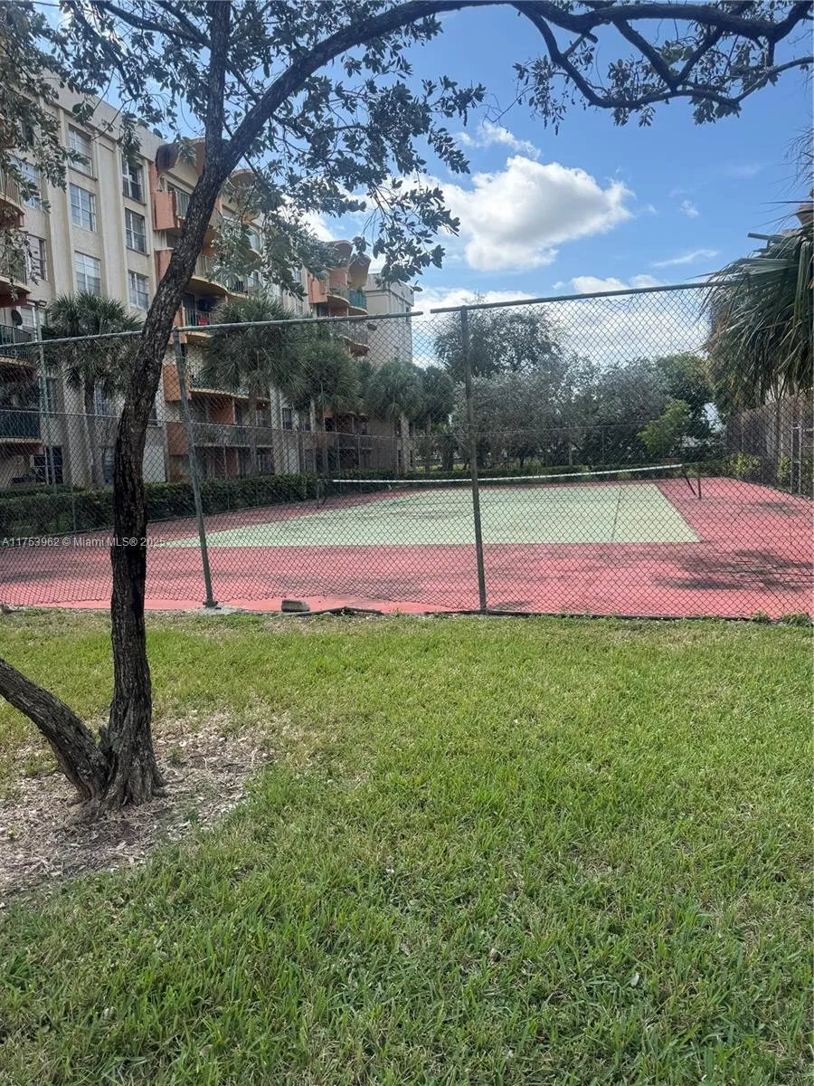 Miami, Florida 33172, United States, 3 Bedrooms Bedrooms, ,2 BathroomsBathrooms,Residential,Active,79246