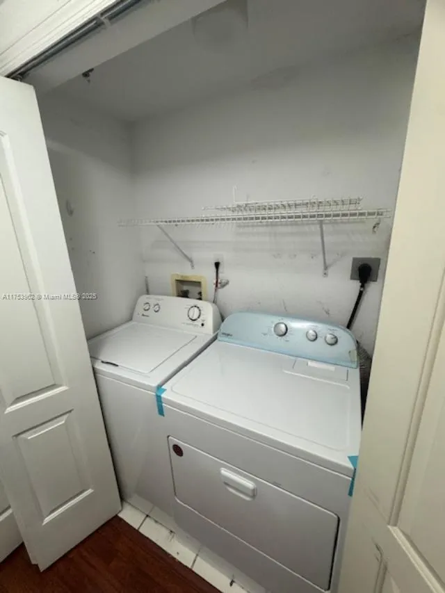 Miami, Florida 33172, United States, 3 Bedrooms Bedrooms, ,2 BathroomsBathrooms,Residential,Active,79246