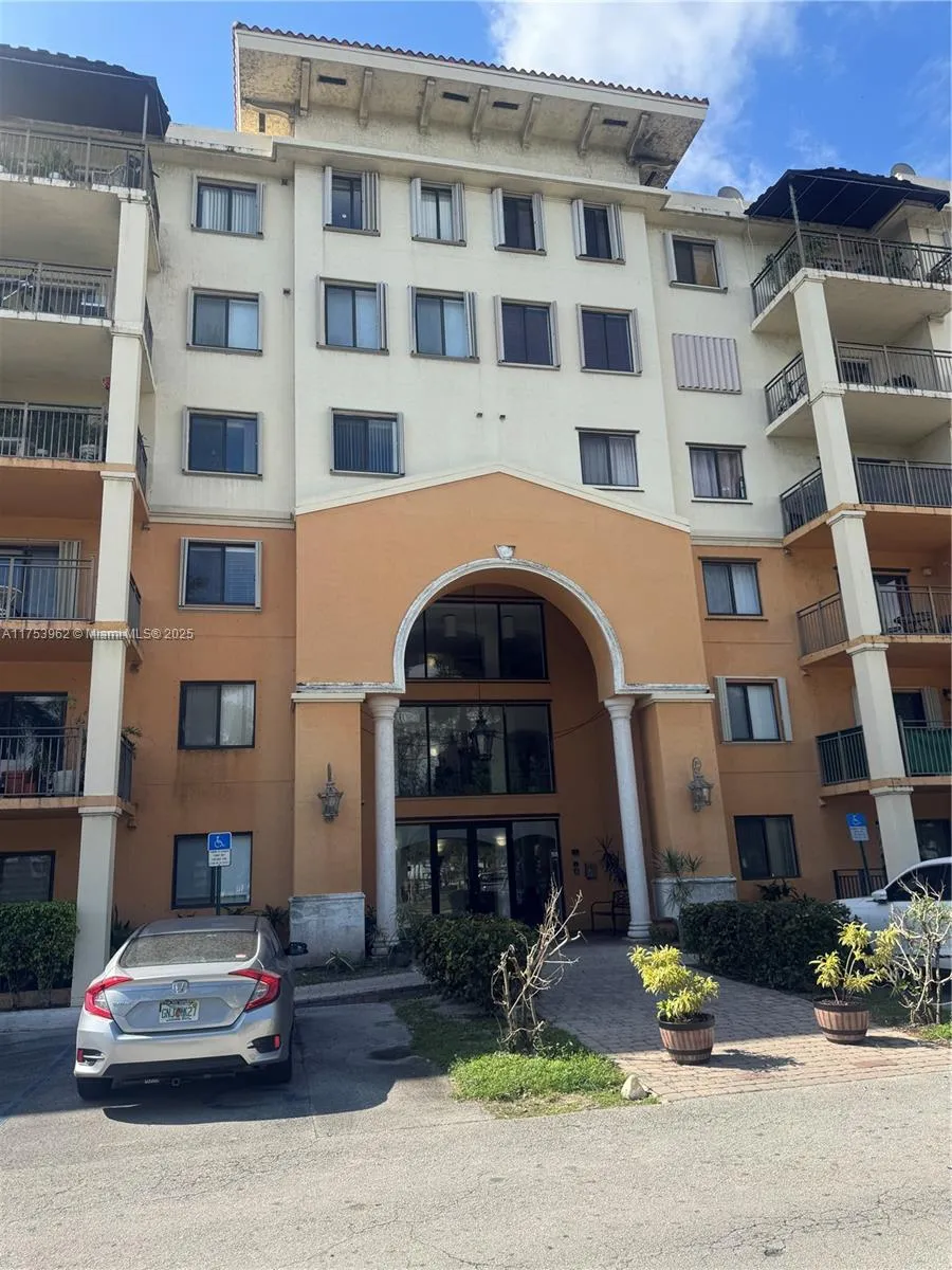 Miami, Florida 33172, United States, 3 Bedrooms Bedrooms, ,2 BathroomsBathrooms,Residential,Active,79246