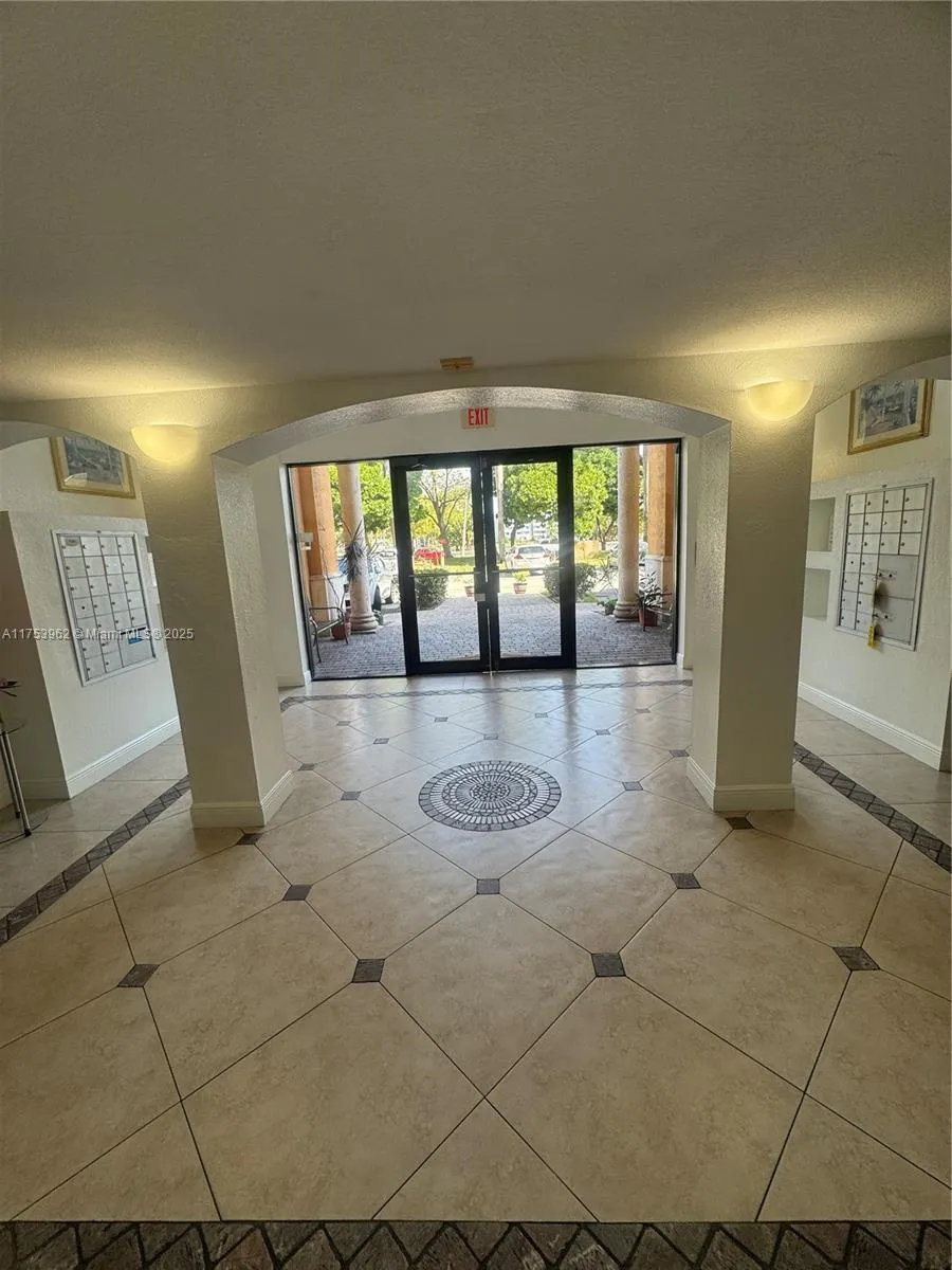 Miami, Florida 33172, United States, 3 Bedrooms Bedrooms, ,2 BathroomsBathrooms,Residential,Active,79246