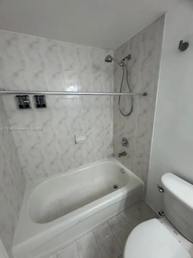 Miami, Florida 33172, United States, 3 Bedrooms Bedrooms, ,2 BathroomsBathrooms,Residential,Active,79246