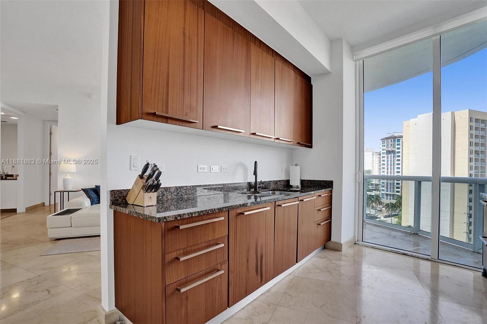 TDR TOWER I CONDO - Residential