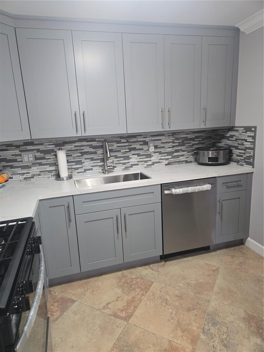 NORTH PALM BEACH VILLAGE - Residential