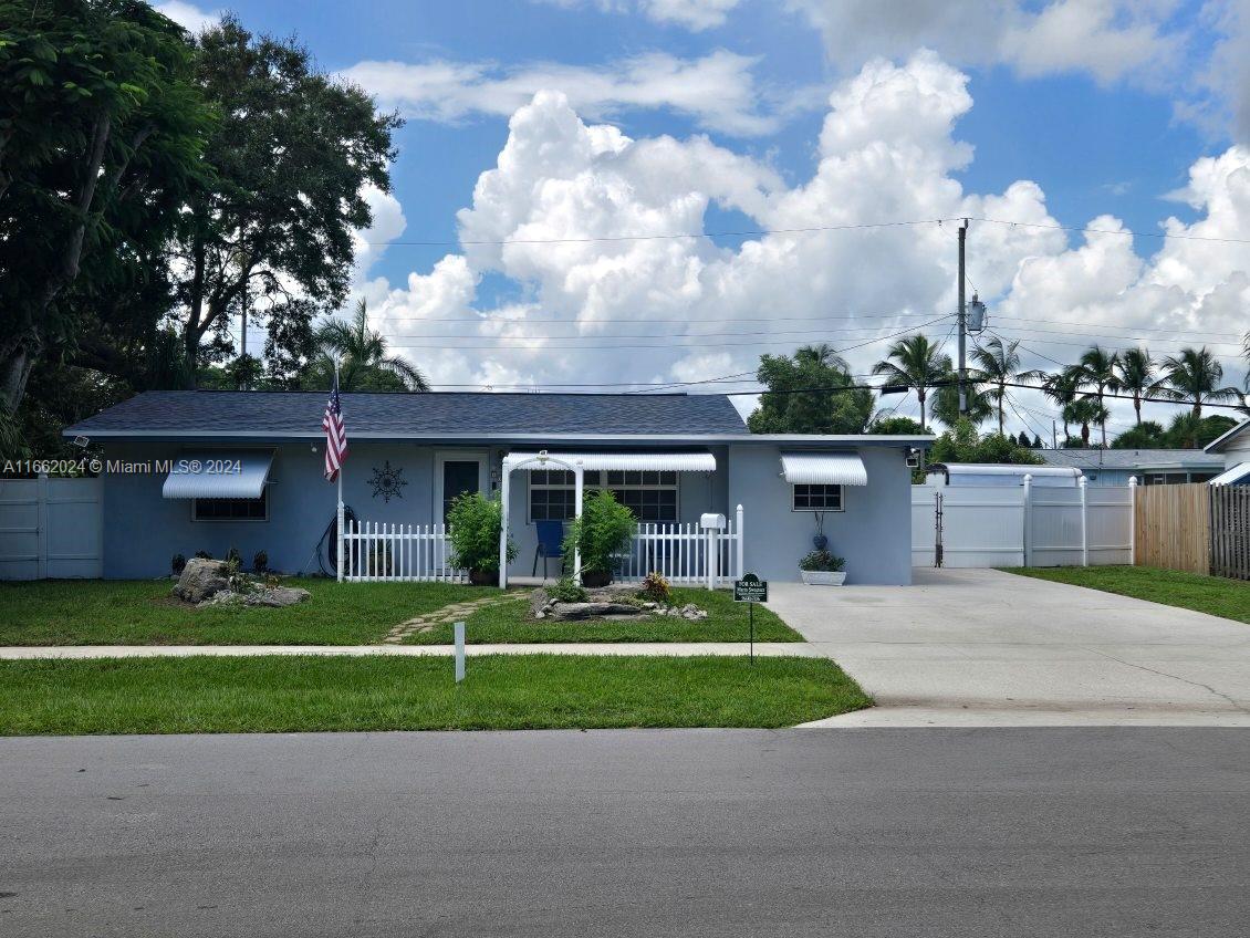 708 Cinnamon Rd Rd, North Palm Beach, Palm Beach County, Florida - 4 Bedrooms  
2 Bathrooms - 