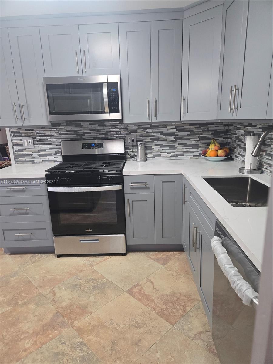 NORTH PALM BEACH VILLAGE - Residential
