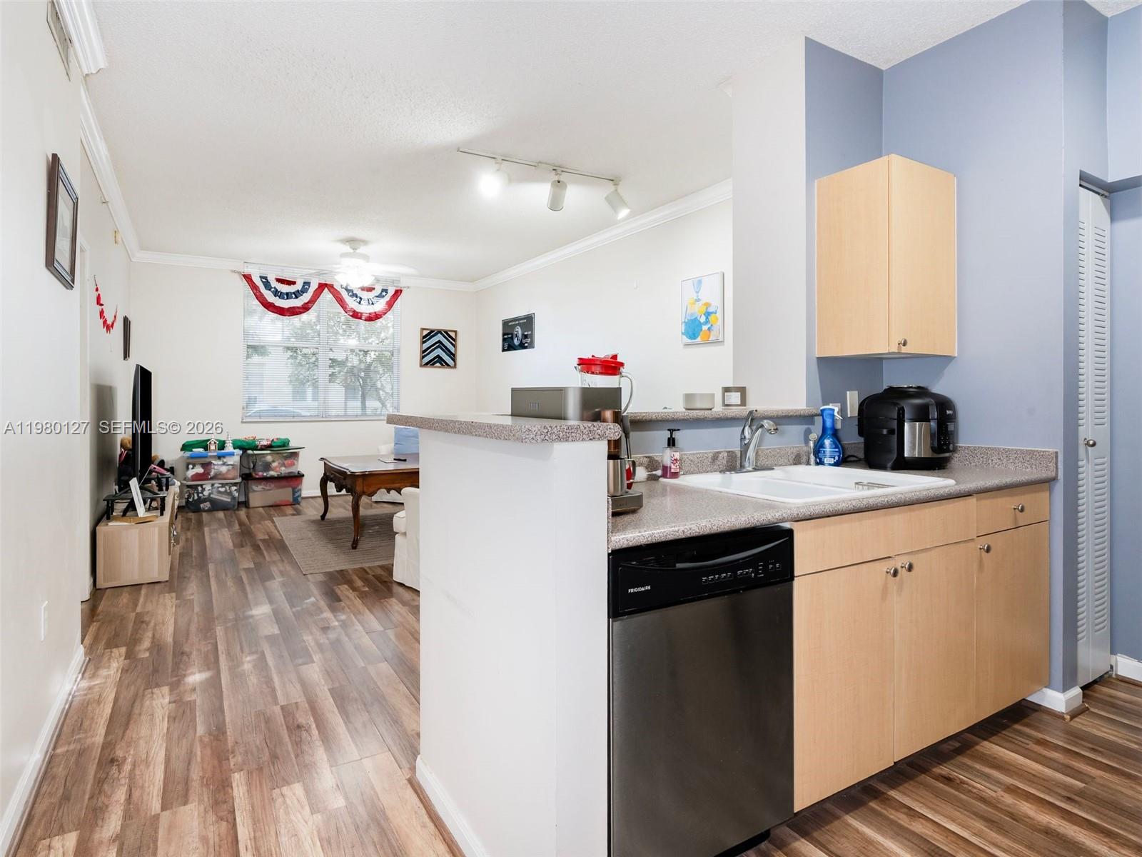 REGENT PARK CONDO - Residential