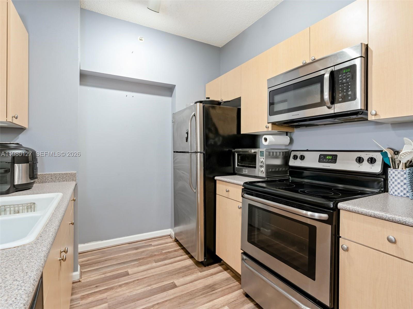 REGENT PARK CONDO - Residential