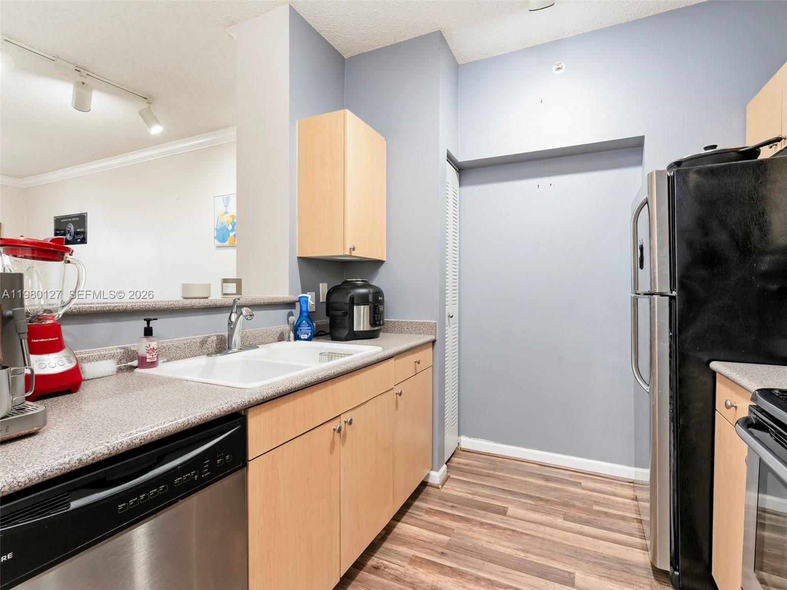 REGENT PARK CONDO - Residential