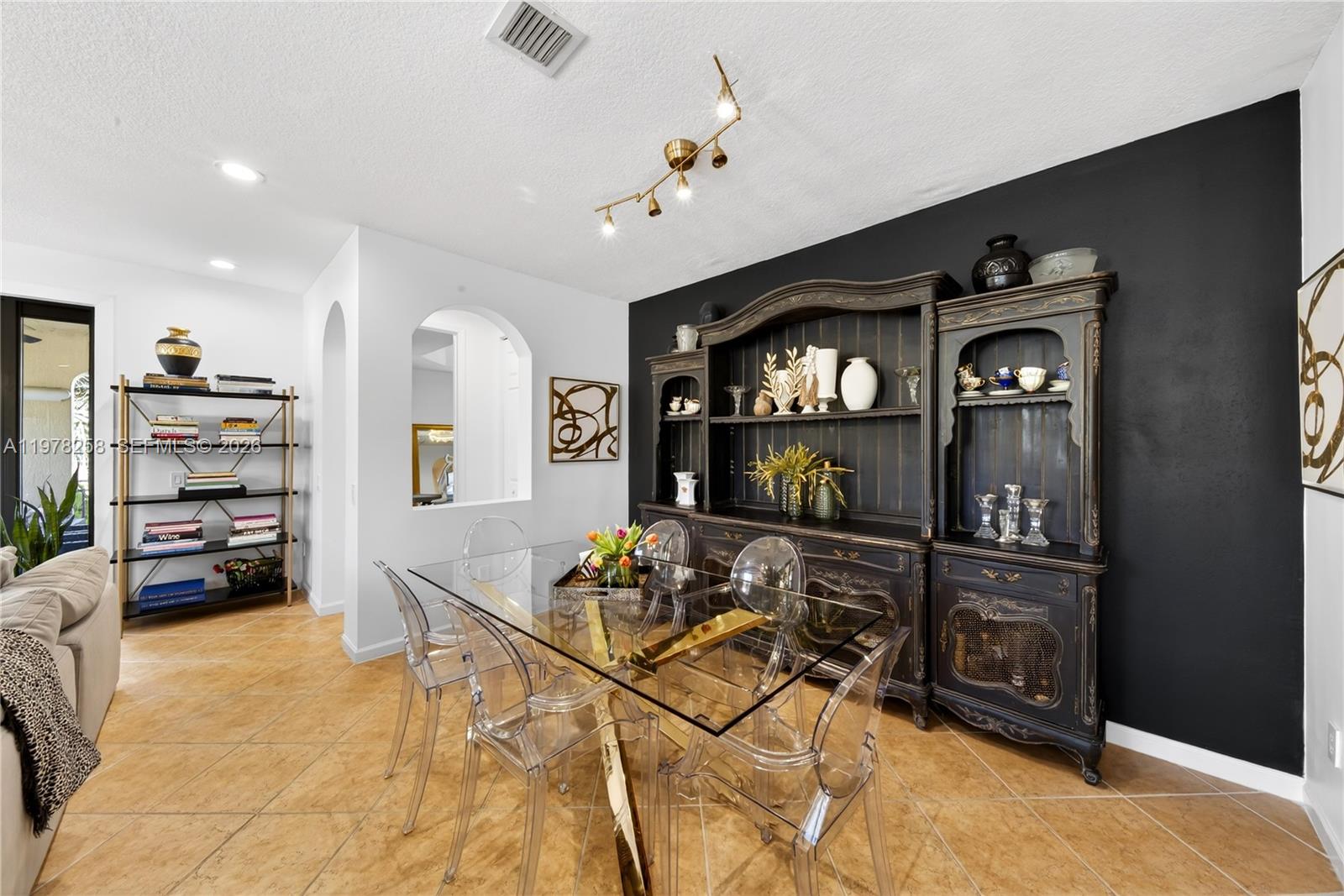 MARIPOSA POINTE AT WESTON - Residential