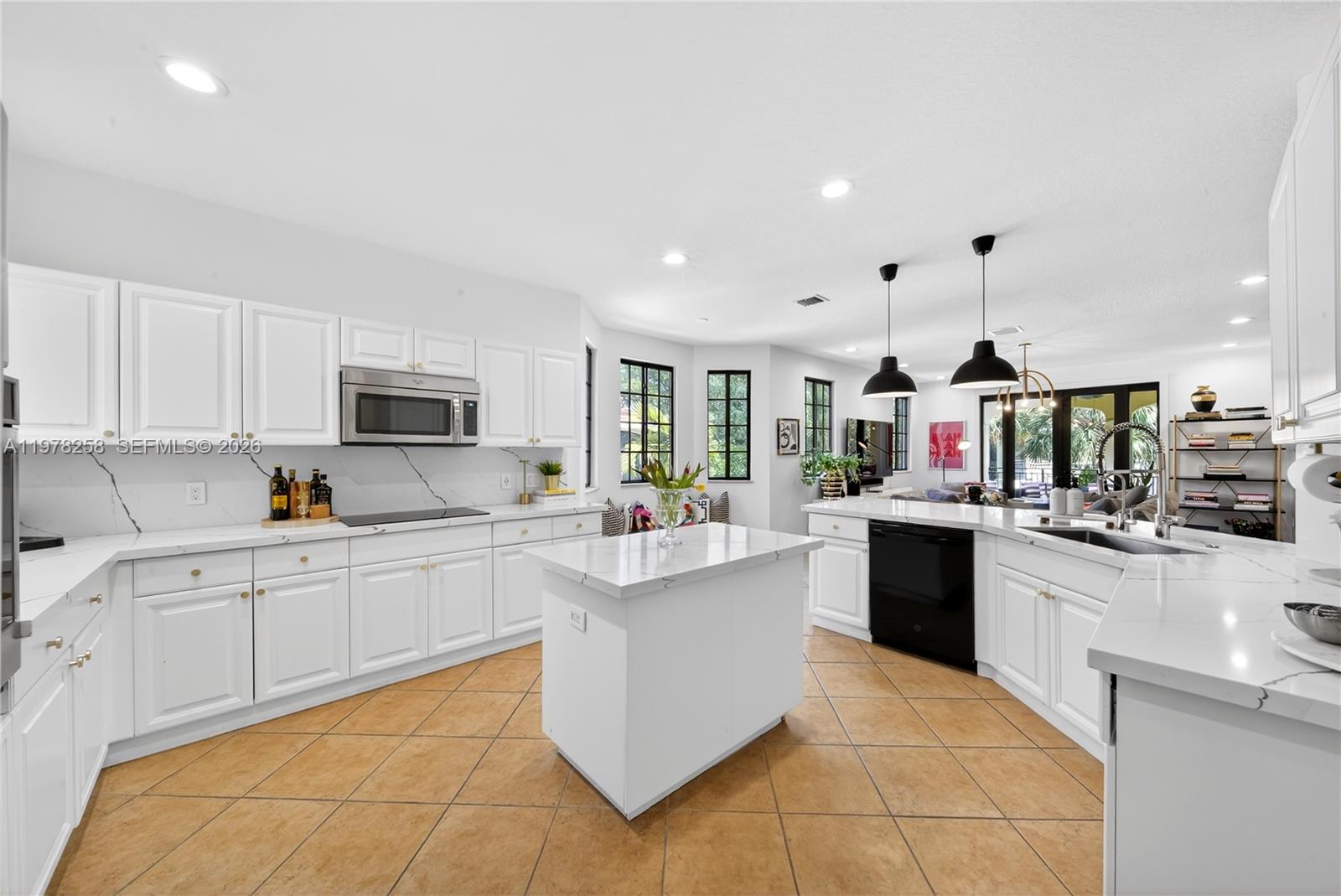 MARIPOSA POINTE AT WESTON - Residential