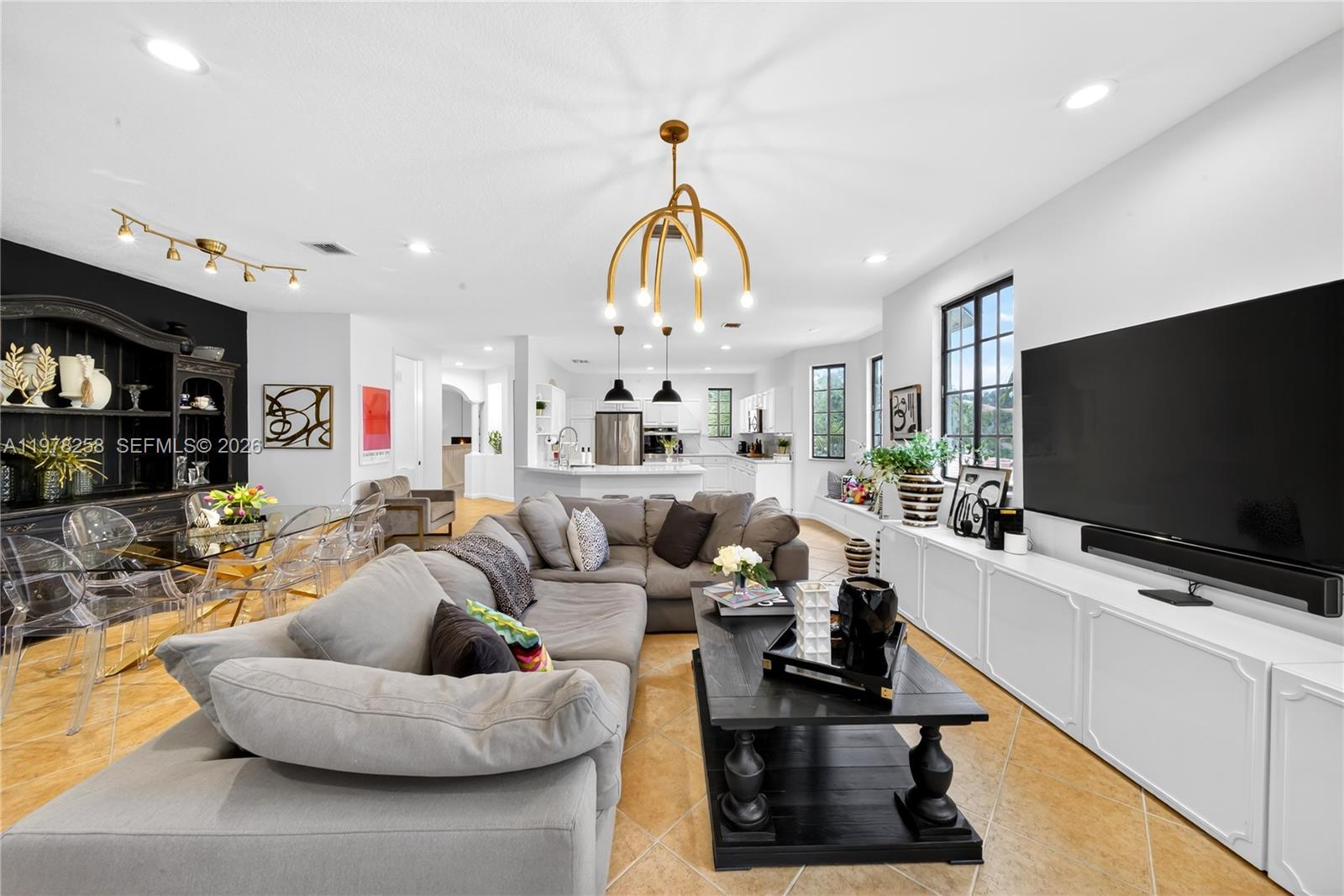 MARIPOSA POINTE AT WESTON - Residential