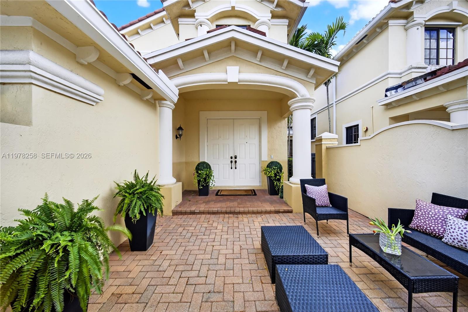 MARIPOSA POINTE AT WESTON - Residential