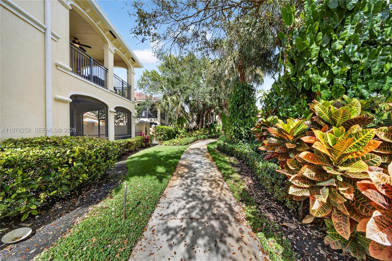 MARIPOSA POINTE AT WESTON - Residential