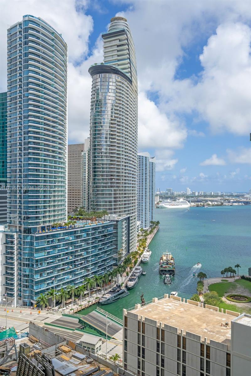 VICEROY BRICKELL - Residential Lease