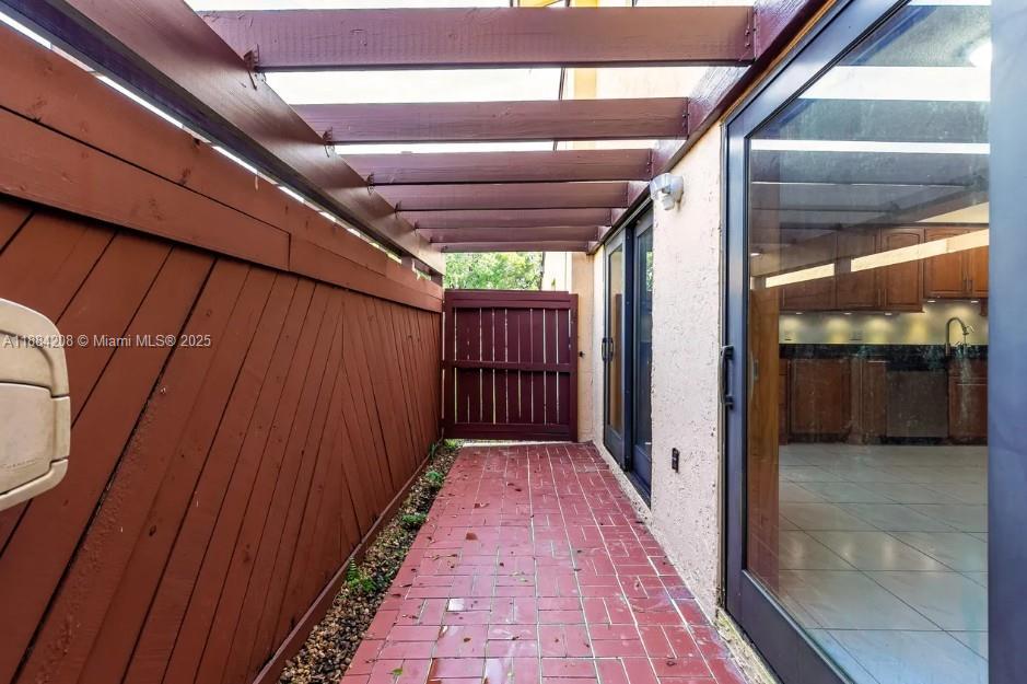ODA HOMES CONDO - Residential Lease