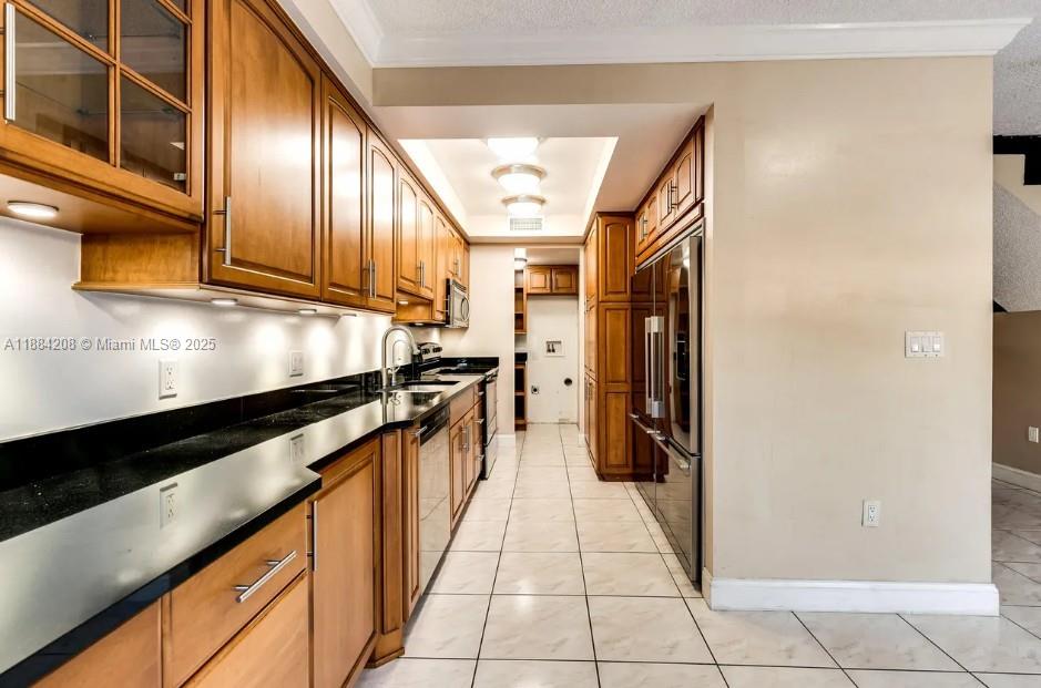 ODA HOMES CONDO - Residential Lease